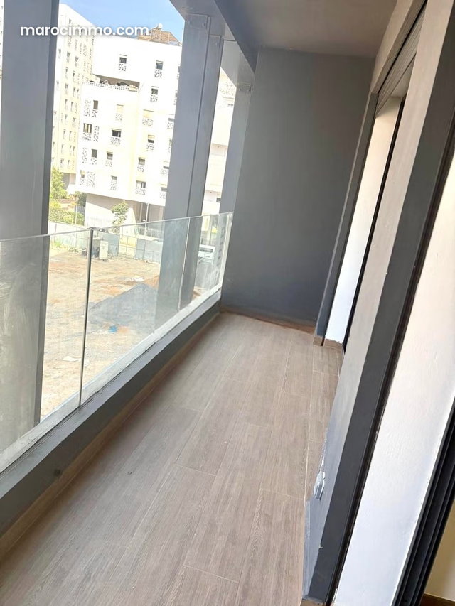 Studio tout neuf avec terrasse à pied du tramway et mall — 4