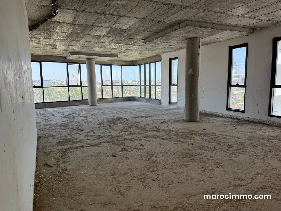104 sqm office with terrace, Casablanca Finance City — Casablanca