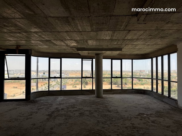 Plateau de Bureau CFC vue dégagée — 2
