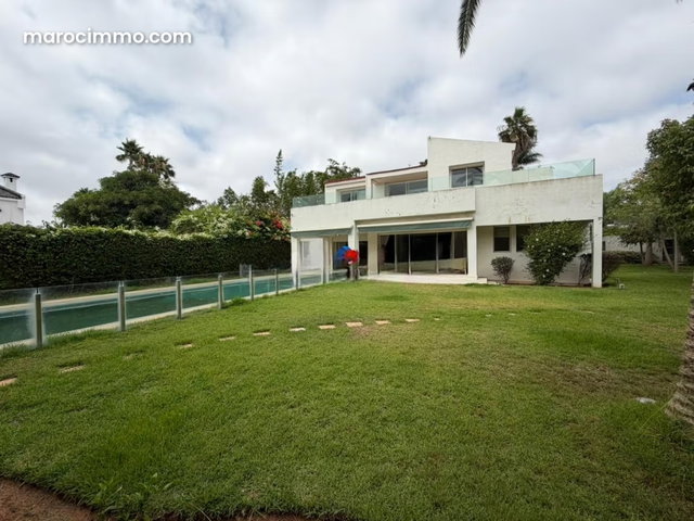 Villa à vendre Souissi Rabat — 2