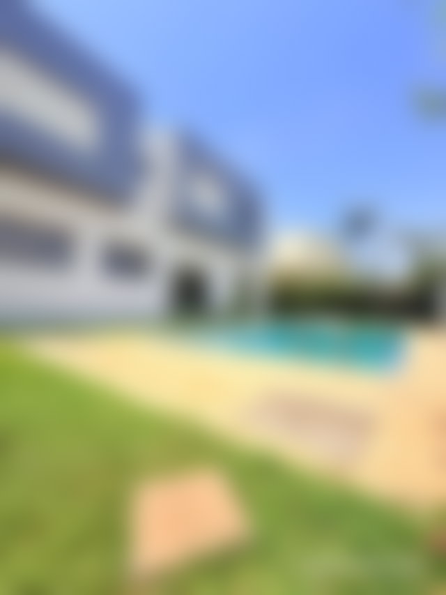 Villa neuve 510 m², piscine et jardin, Bouskoura centre — 2
