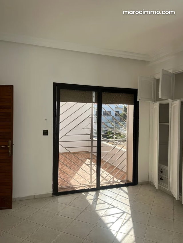 Maison de luxe à louer à Riyad. Superficie 250 m². Cheminée et climatisation — 3