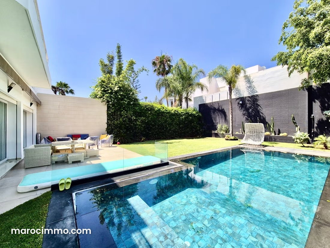 Villa meublée avec piscine à louer, Californie, Casablanca — Casablanca