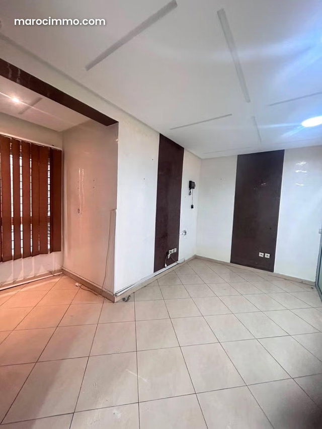 Office for Sale or Rent on Belvédère — 2