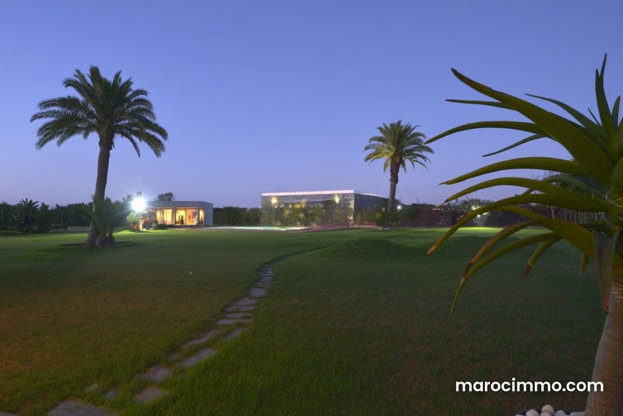 365 m² Villa to Renovate, Les Princesses, Casablanca — Casablanca