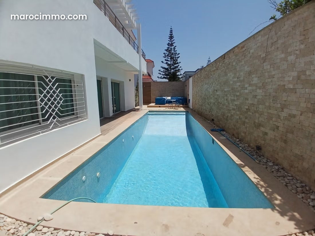 Villa 560 m² avec piscine à louer, Riyad, Rabat — Rabat