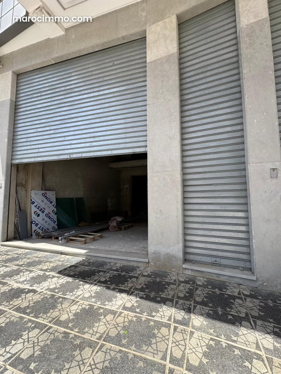 Small Commercial Space with Mezzanine in Branes 2