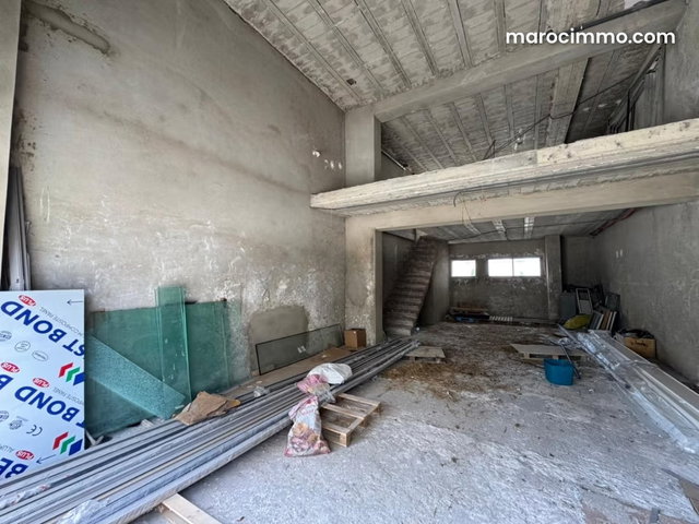 Small Commercial Space with Mezzanine in Branes 2 — 2