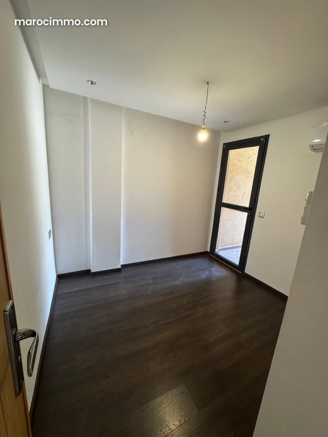 Un très beau duplex vide Victor Hugo — 3