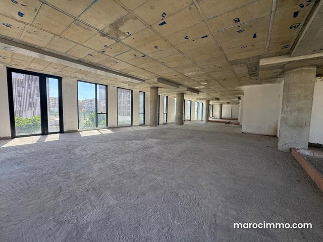 Bureau Neuf 1776 M² En Location Sur CFC — 3