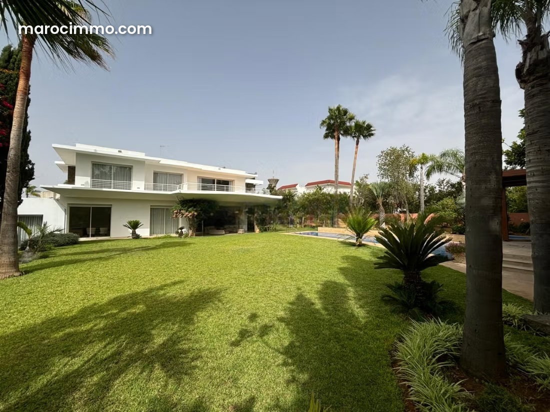 8,000 m² Plot in Souissi, Rabat, on a Major Thoroughfare — Rabat