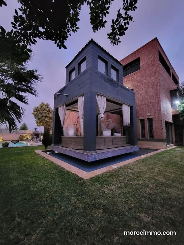 STANDING VILLA with VNA — Marrakesh