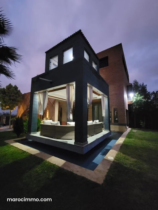 STANDING VILLA with VNA — 3