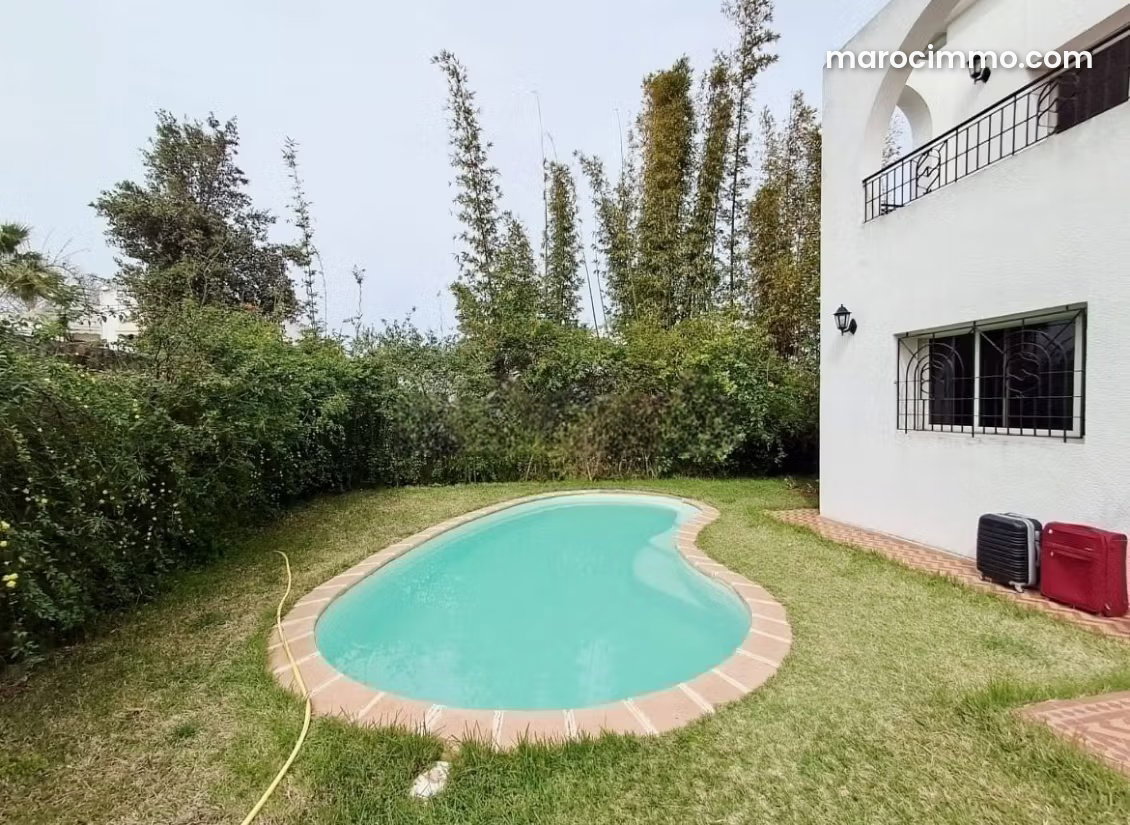 Villa de luxe à louer au Riyad, Rabat, avec piscine et jardin — Rabat