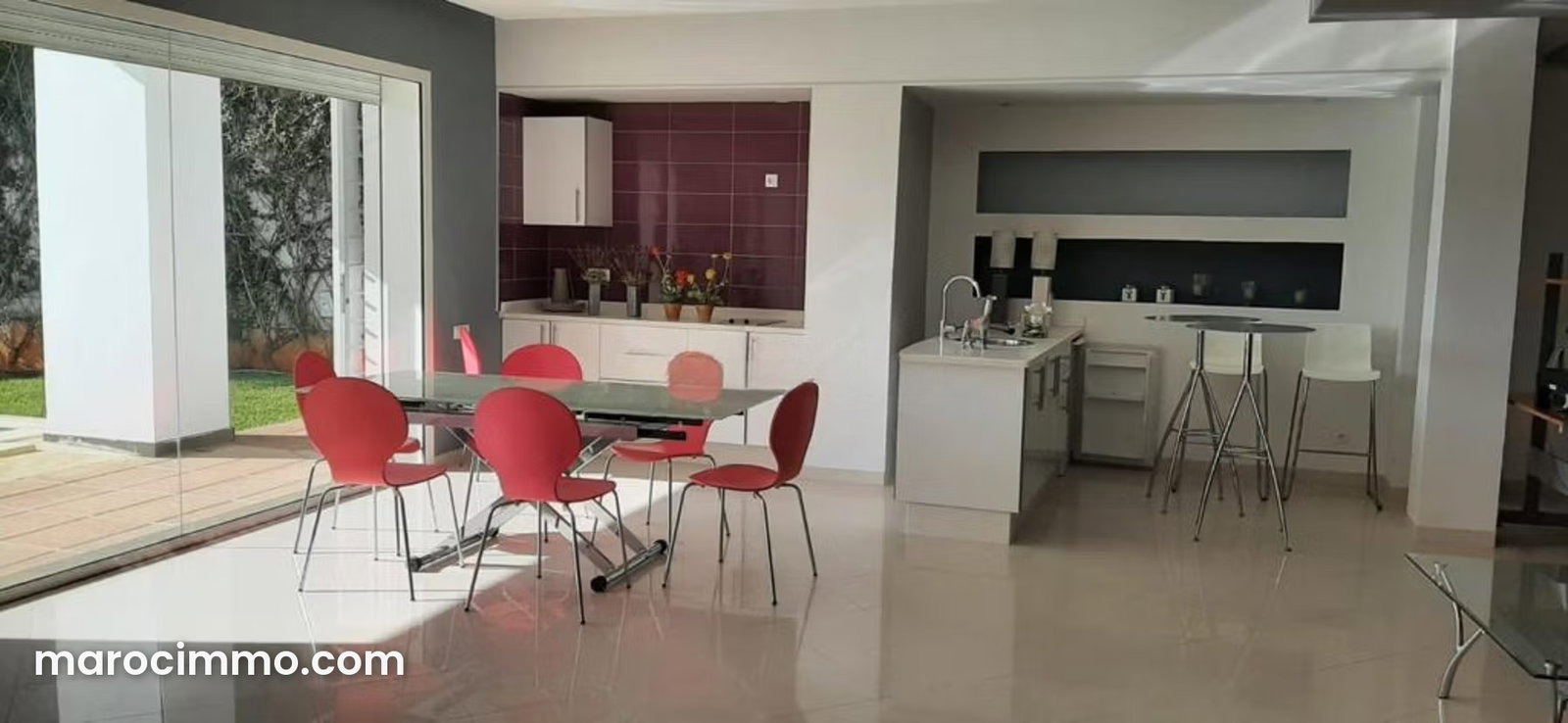 Villa haut standing à vendre à Meknès, piscine et jardin — Meknès