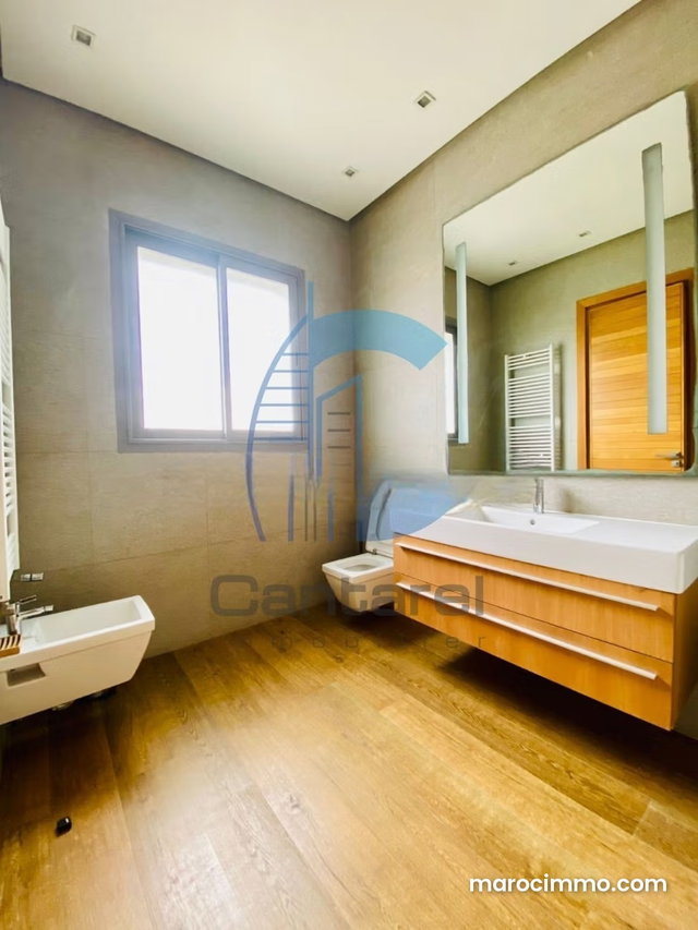 Villa de standing à la vente Quartier Oasis 15 000 000 dhs — 2