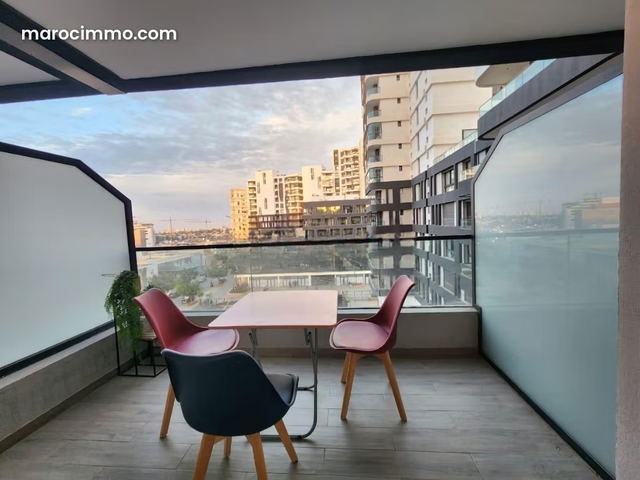 Louez cet appartement à Casablanca Finance City. 2 pièces. Avec ascenseur et terrasse — الدار البيضاء