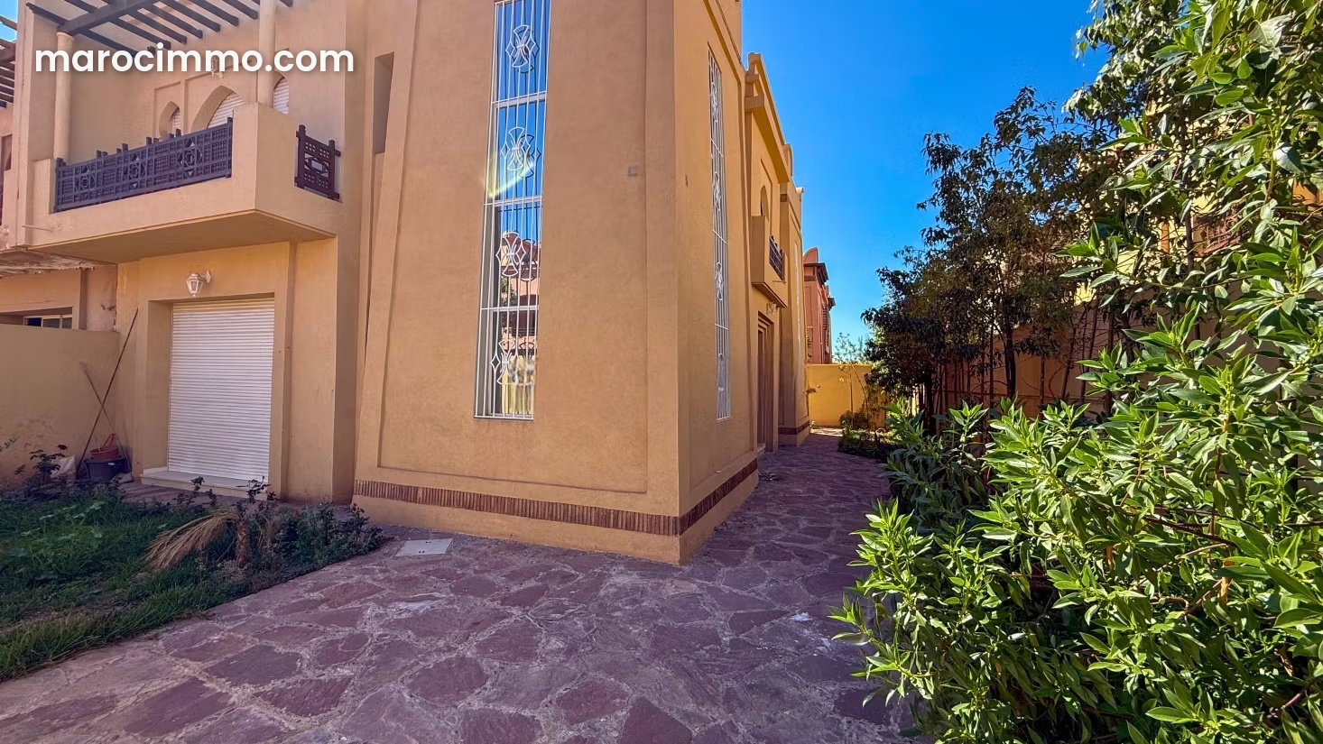 260 m² Plot on Tahanaoute Road, Marrakech, Up-and-Coming Neighborhood — Marrakesh