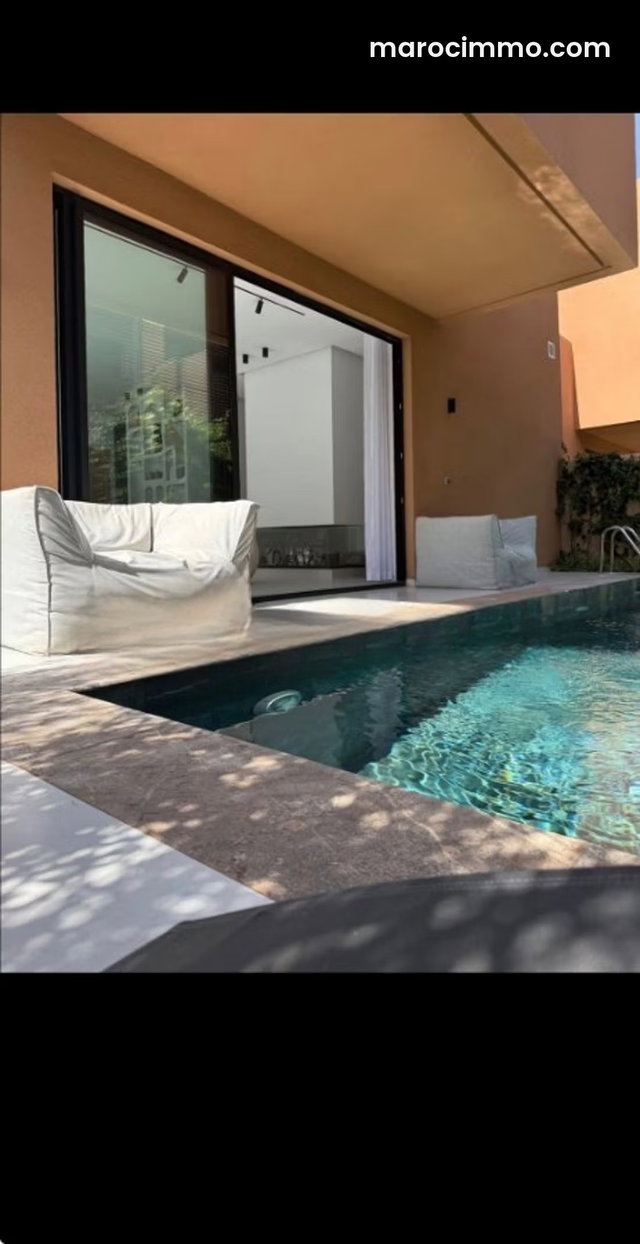 Villa à vendre ou à louer — 3