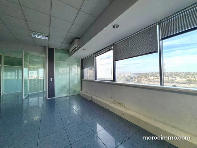 Plateau de bureau angle 181m vue imprenable — 2