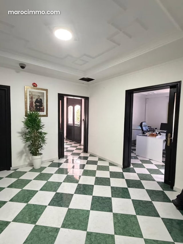 Villa a usage bureau pour location vide — 2