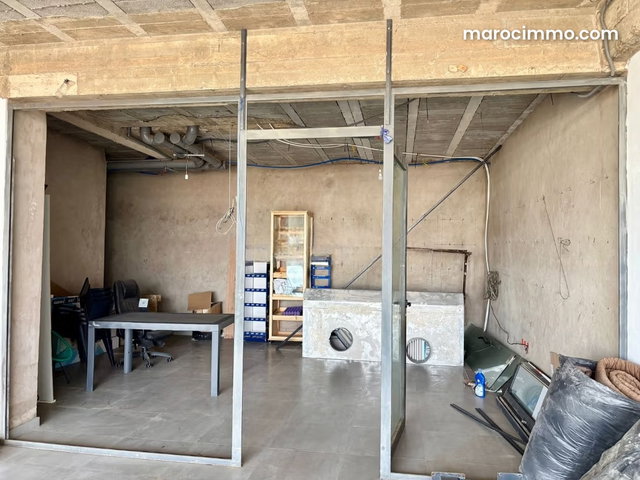Commercial Space for Rent 73m2 Top Visibility — 2
