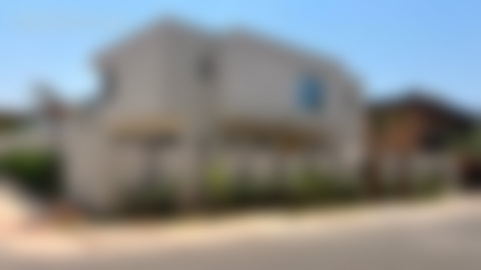 فيلا فاخرة بمسبح وإطلالة على الأطلس بطريق أوريكة مراكش