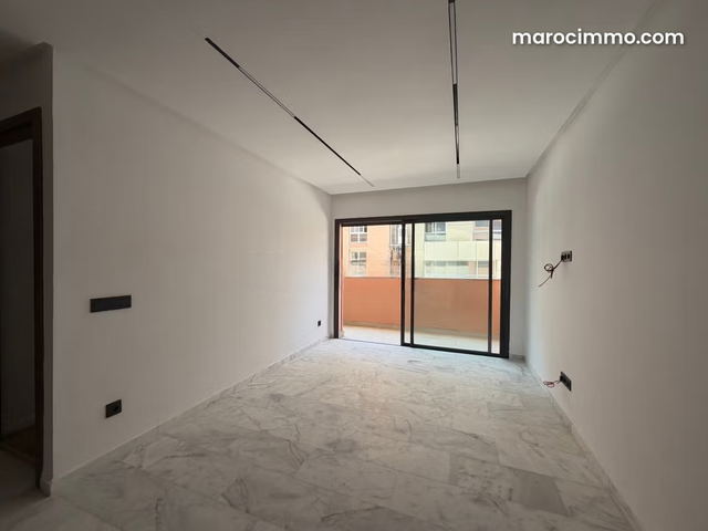 Appartement à louer à Guéliz. Surface 40 m². Gardien et climatisation — مراكش