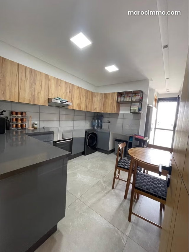 Charming High-End Furnished Apartment — 3