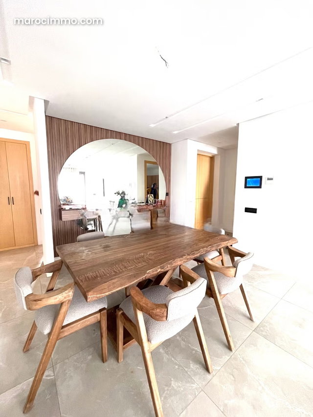 Charming High-End Furnished Apartment — 2