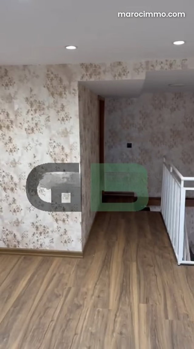 Local 51m² en duplex avec mezzanine – Maarif Ext — 4