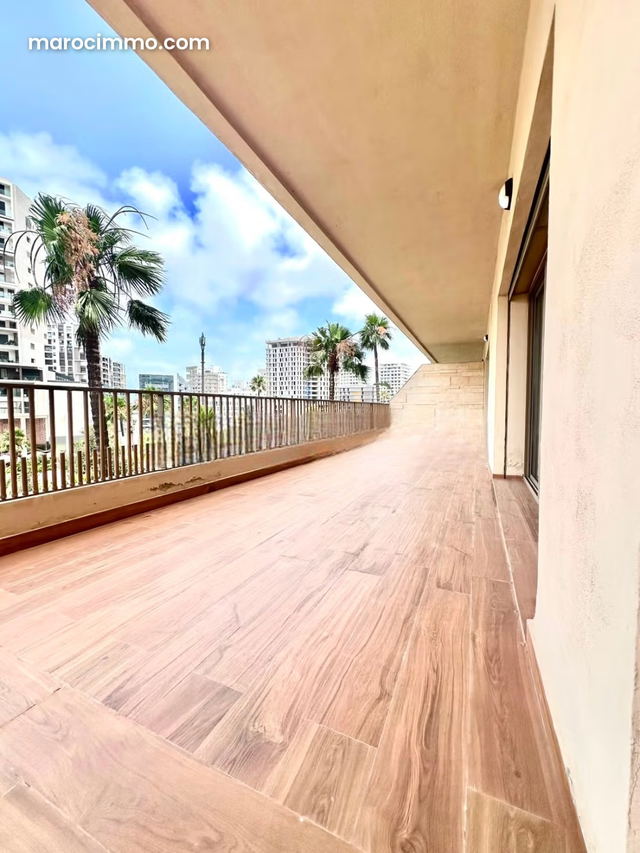 Superbe appartement avec terrasse à louer — Casablanca