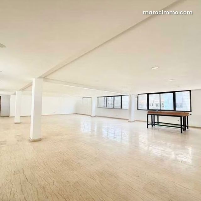 Bureau à Louer de 1098.0 m² à Casablanca, Ain Sebaa — Casablanca