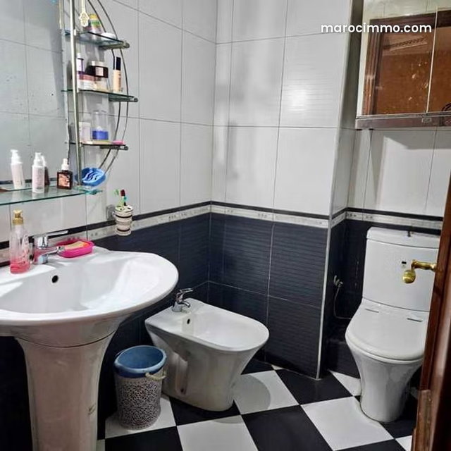 Appartement à Vendre de 213.0 m² à Casablanca, Hopitaux — 3