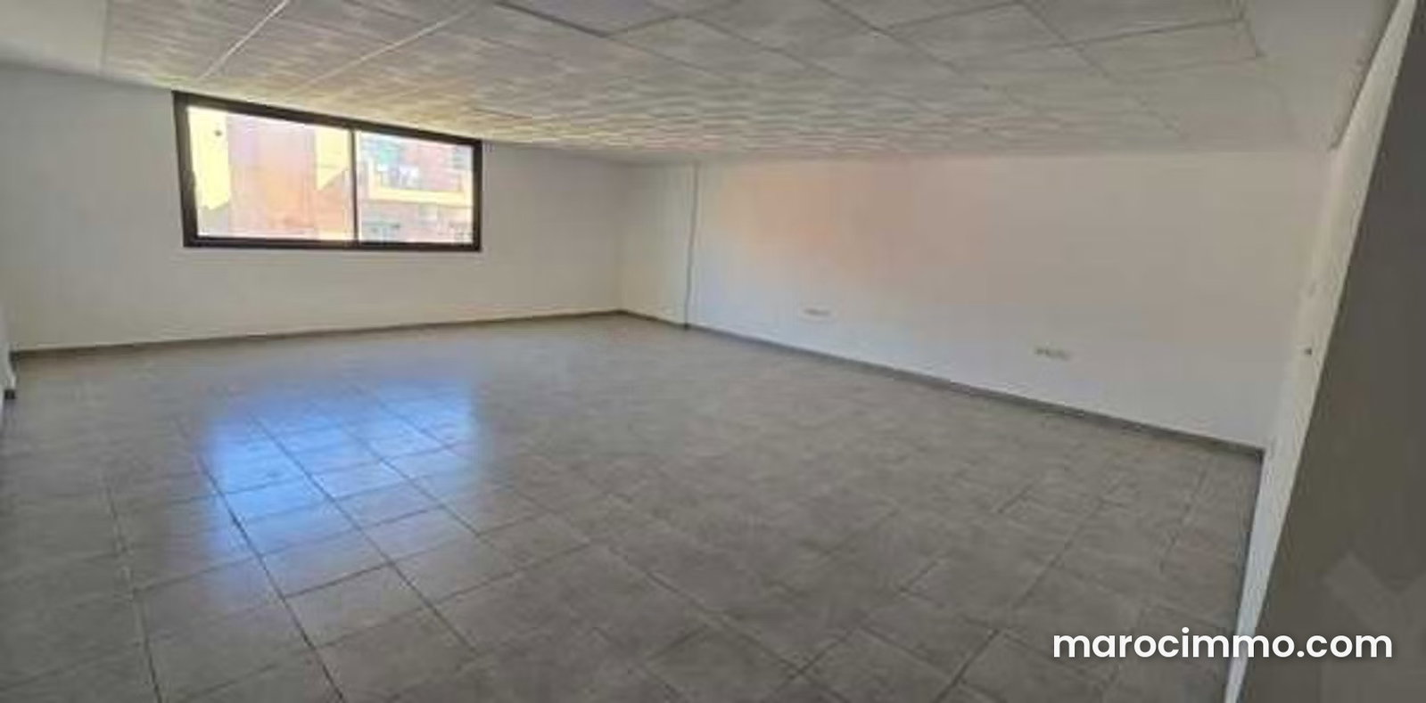 Bureau 67 m² à Guéliz Marrakech avec ascenseur et parking — Marrakech
