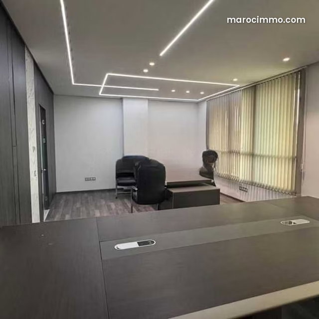 Bureau à Louer de 203.0 m² à Casablanca, Sidi Maarouf — 3