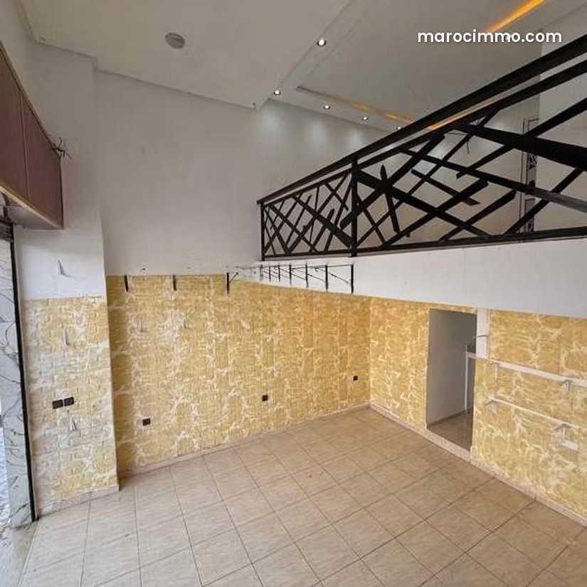 Local commercial 42 m² à vendre à Dar Bouazza — Dar Bouazza