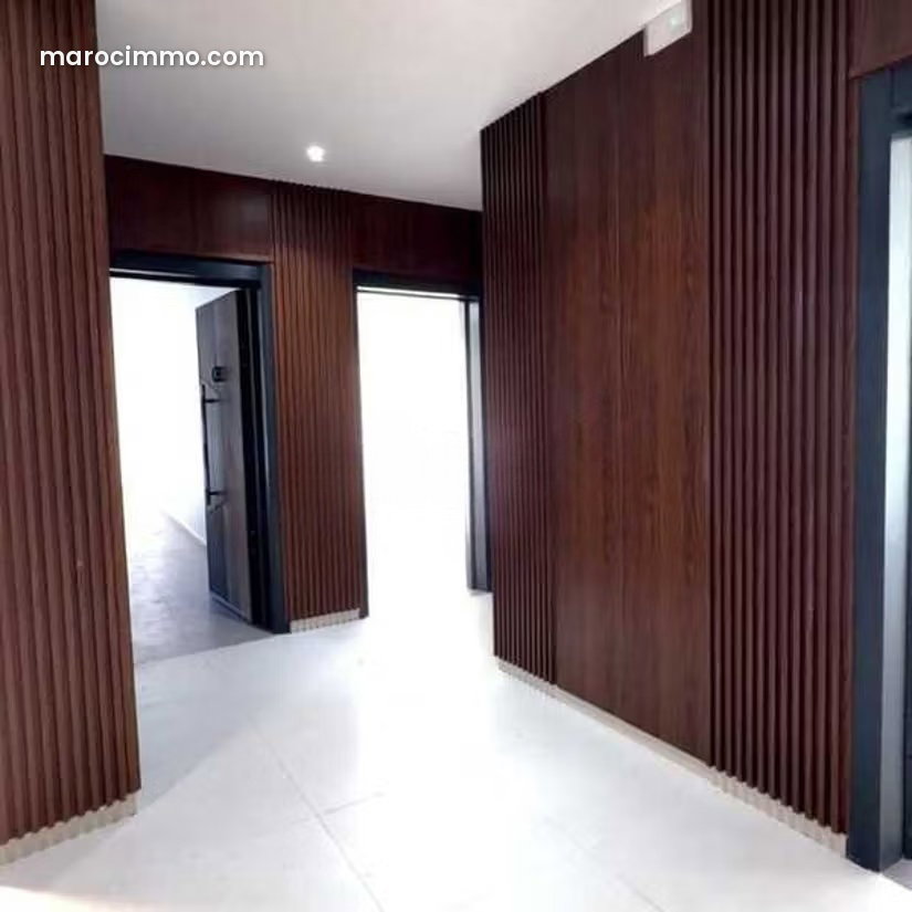 Bureau 42 m² à louer, Had Soualem, 2ᵉ étage avec ascenseur — Had Soualem