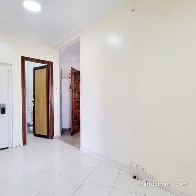 Bureau à Vendre de 117.0 m² à Casablanca, Hopitaux — 2