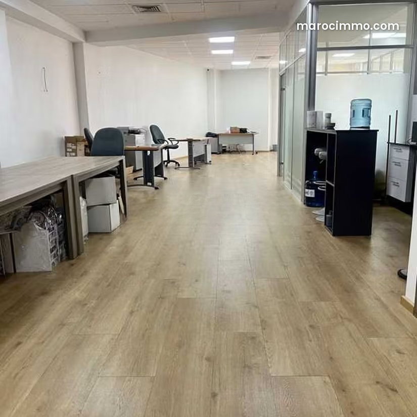Bureau à louer à Sidi Maarouf, Casablanca, 161 m² au 4e étage — Casablanca