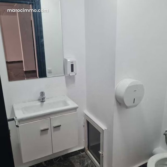 Bureau à Louer de 240.0 m² à Casablanca, Triangle D'Or — 3