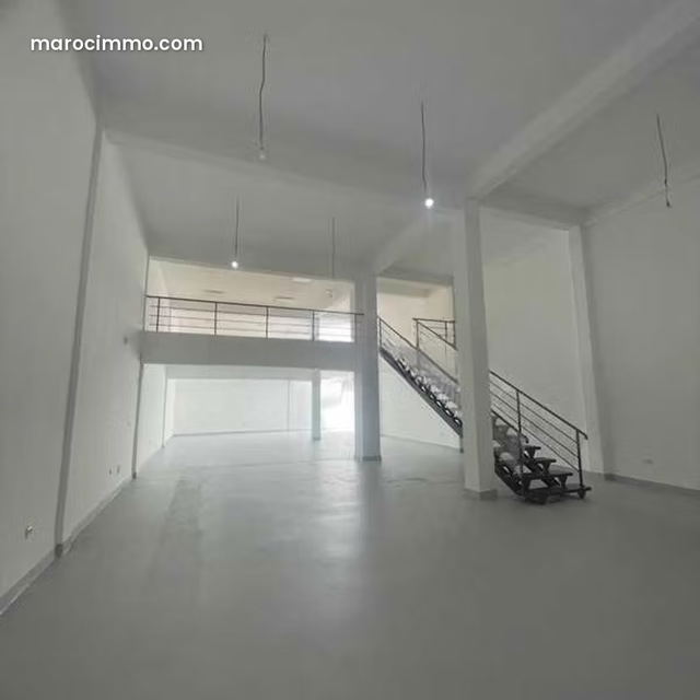 Local commercial à Vendre de 414.0 m² à Casablanca, Les Princesses — Casablanca