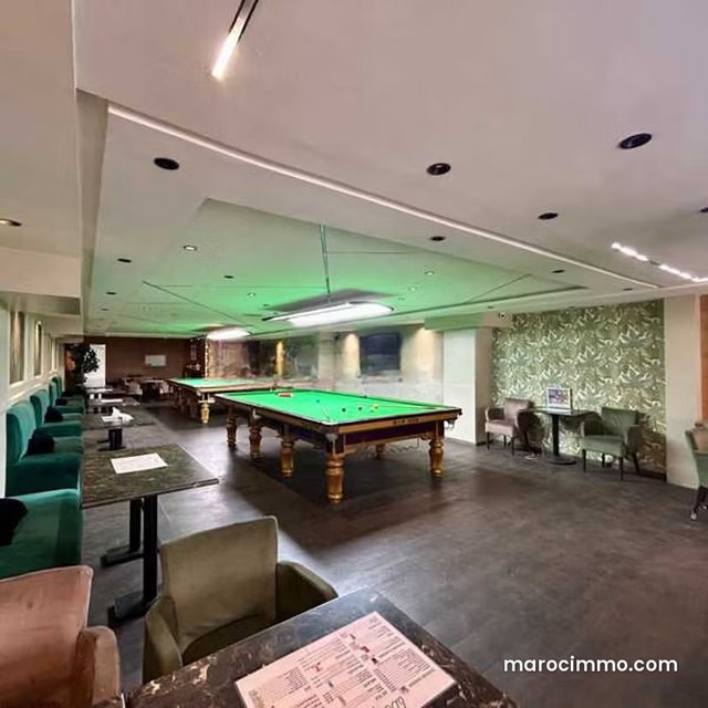 Local commercial à Vendre de 283.0 m² à Casablanca, Palmier Maarif — 3