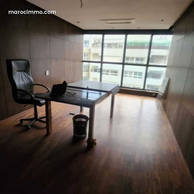 Bureau à Vendre de 131.0 m² à Casablanca, Racine — 2