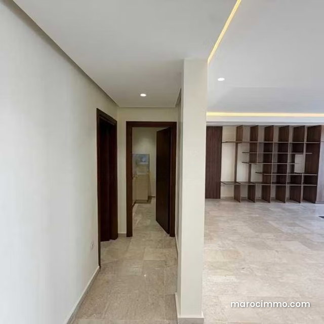 Office for Rent 89.0 m² in Casablanca, Maarif — 3