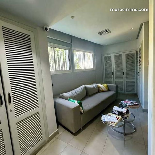 Local commercial à Louer de 397.0 m² à Casablanca, Cil — 4