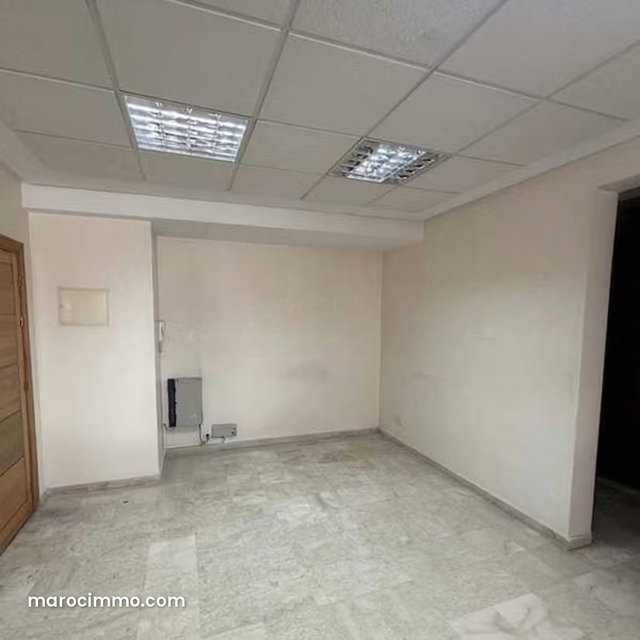 Bureau à Louer de 101.0 m² à, — 3