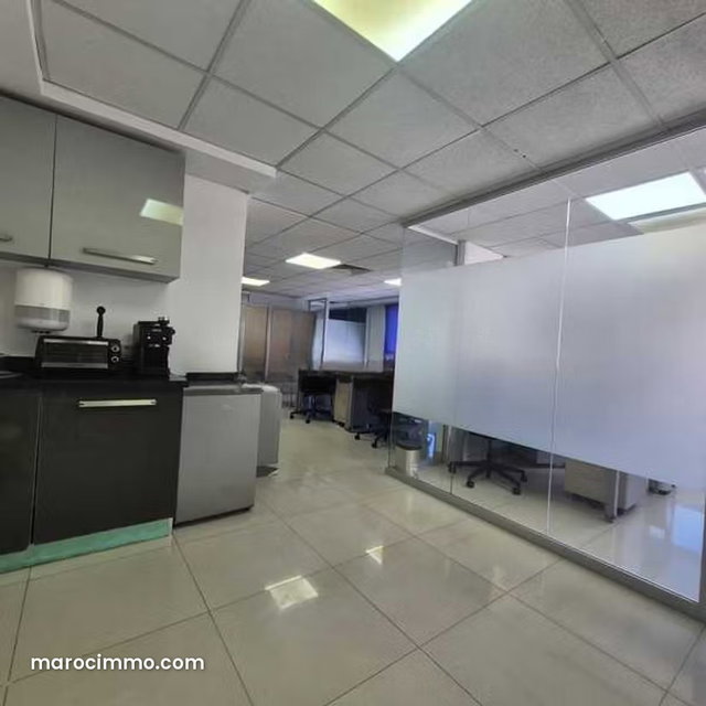 Bureau à Vendre de 135.0 m² à Casablanca, Bourgogne Anfa — 3