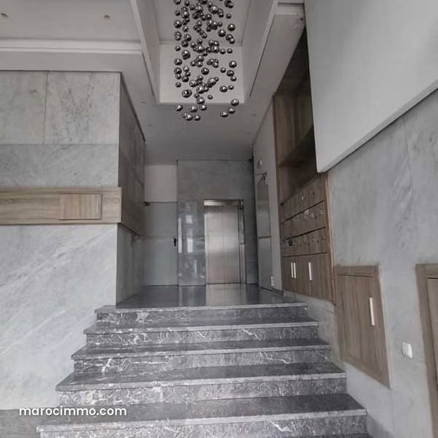 Bureau à Louer de 95.0 m² à Casablanca, Facultes Route D'El Jadida — 2