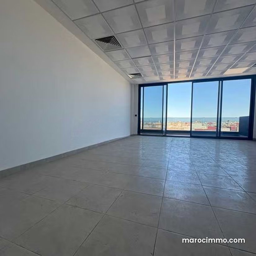 80 m² Office with Parking Space and Elevator in Oulfa, Casablanca — Casablanca